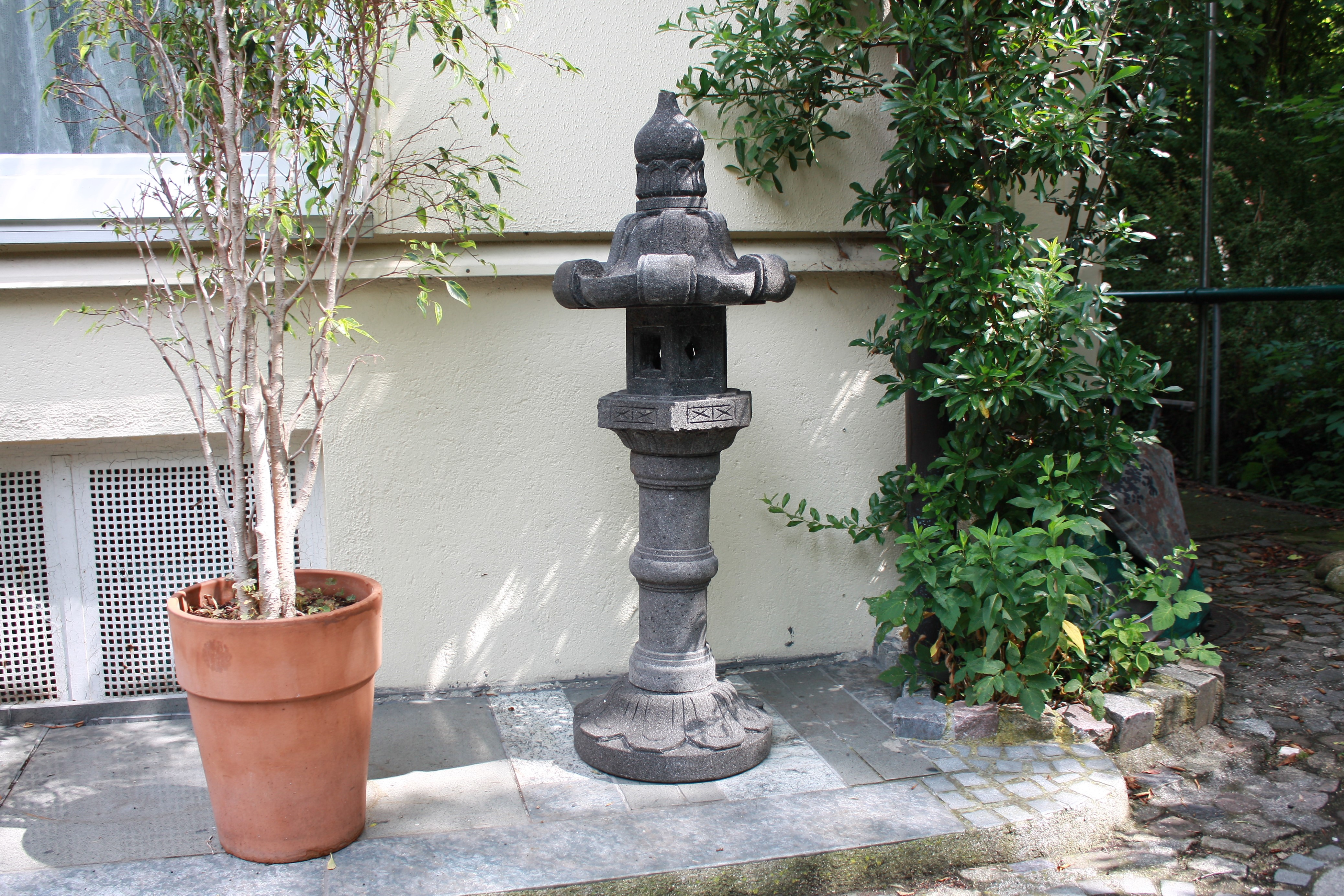 Japanische Steinlaterne Gartenlaterne Steinpagode Gartenbeleuchtung