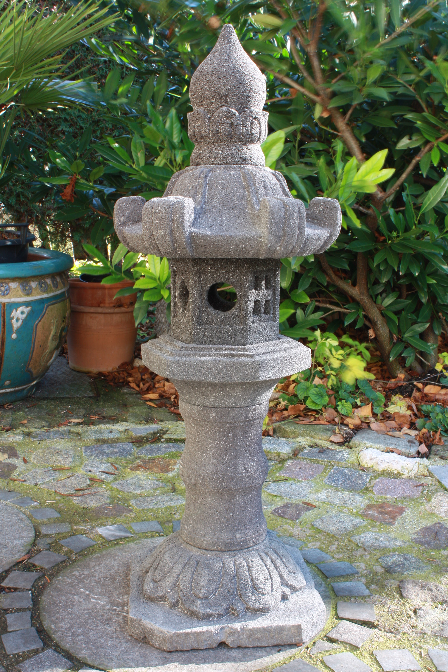 Japanische Steinlaterne Gartenlaterne Steinpagode Gartenbeleuchtung