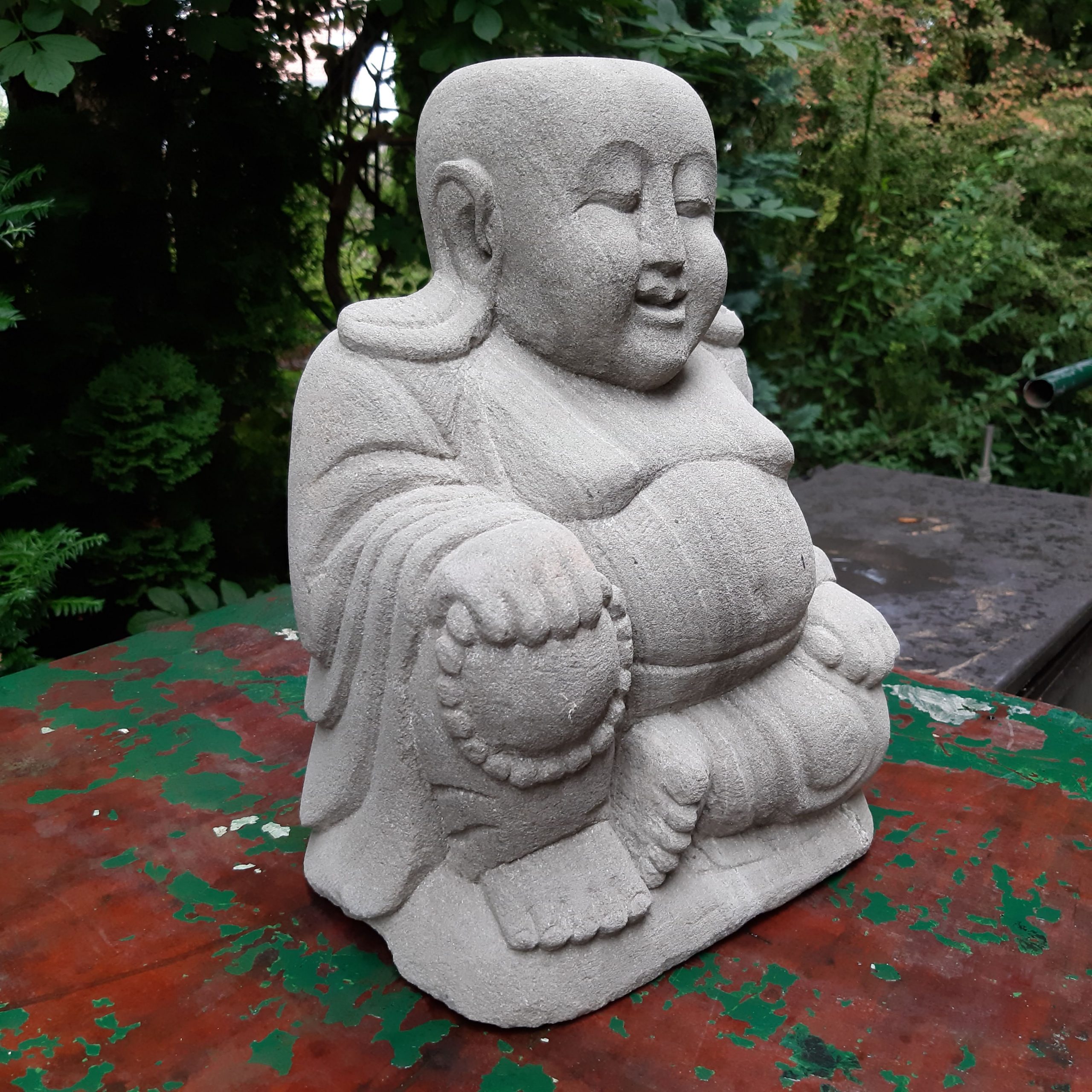 chinesischerbuddhalachenderbuddhagartenfigur naturstein schönes
